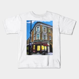 London, Pub at Christmas Kids T-Shirt